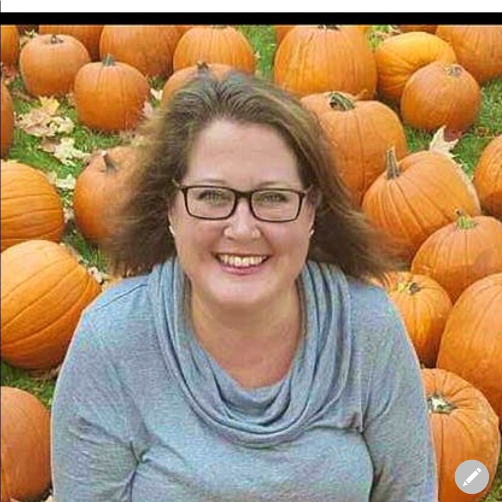 Meet your Posher, Holly